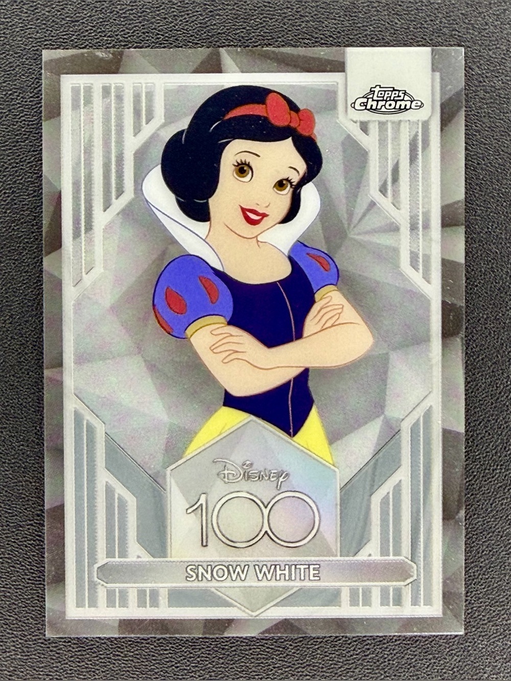 Topps Chrome 2023 Disney 100 Years of Wonder #66 Snow White Card